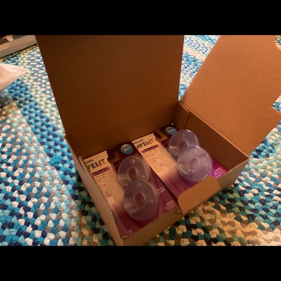 New Phillips Avent Pacifiers - Picture 2 of 3